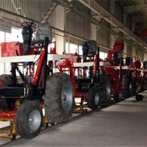 Agricultural vehicle assembly line